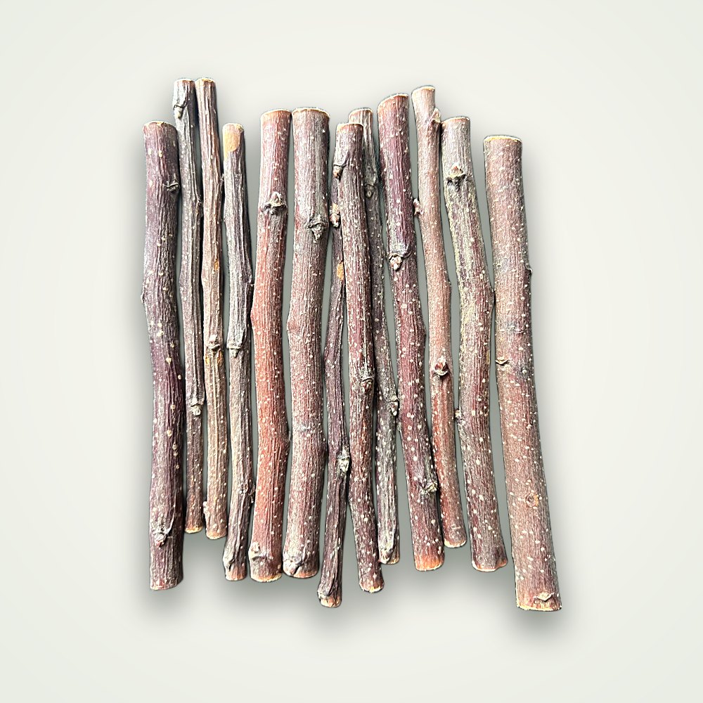 Natural 4-5mm de-thorned apple wood chew sticks for rabbits and guinea pigs, 100g wholesale pack